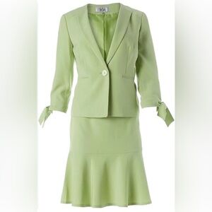 Le Suit Women's Suit with Embellished Lapel, 16W Crabapple